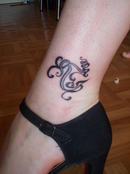 premier vrai tattoo sur emmanuelle (merci)